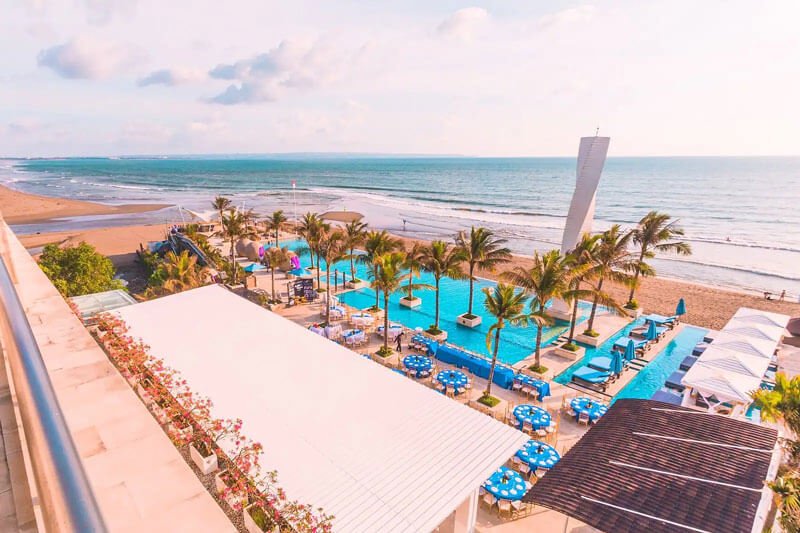 Beach-club-in-sanur
