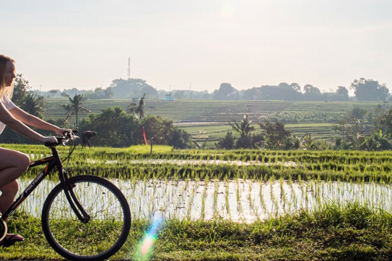 riding-in-canggu